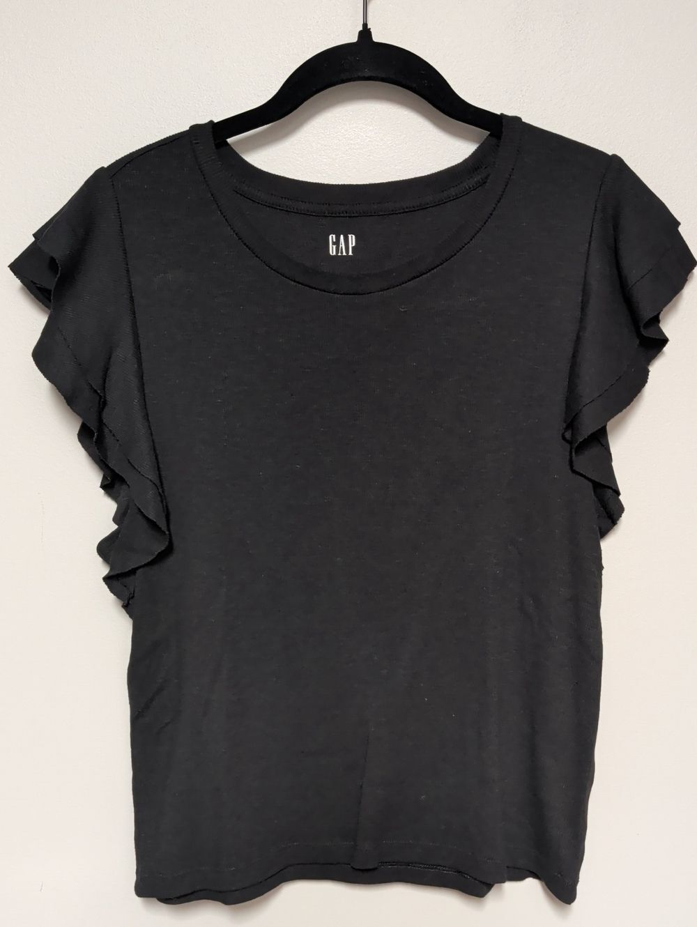 GAP Black Flutter Sleeve Short Sleeve Tee